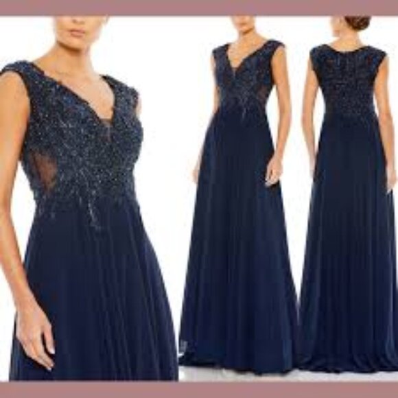 18 - NWT MAC DUGGAL APPLIQUED CAP SLEEVE BODICE FLOWY GOWN